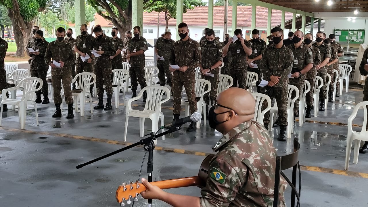 Militares participam de Culto Evangelico01